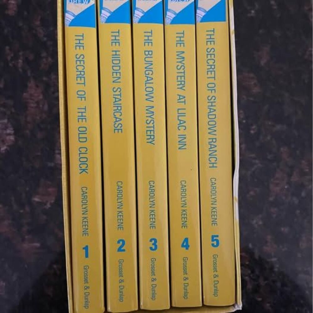 Nancy Drew #1-#5 by Carolyn
Keene Starter Set